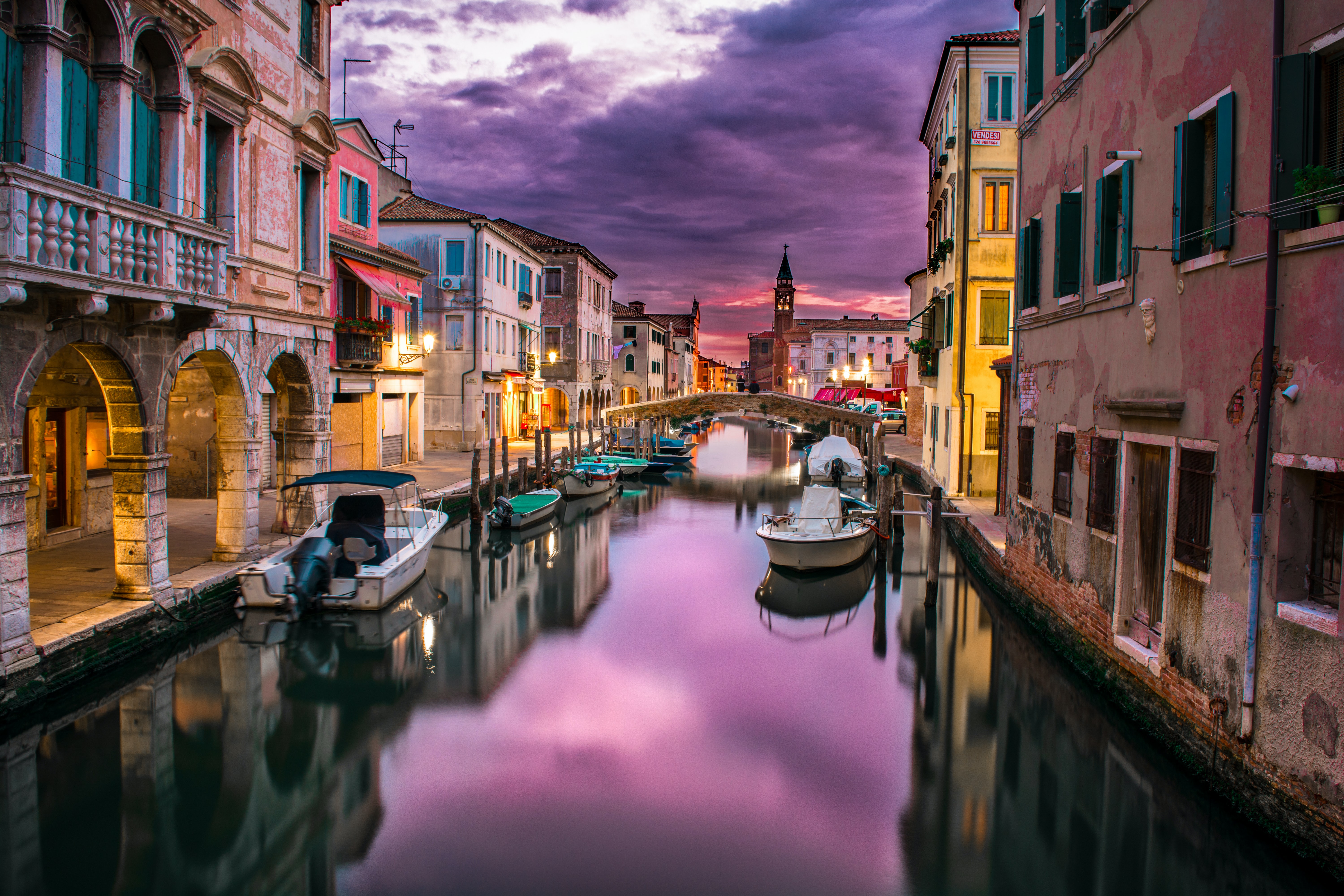 Venezia, canale, ponte, barche, nubi, tramonto, luci, silenzio, foto